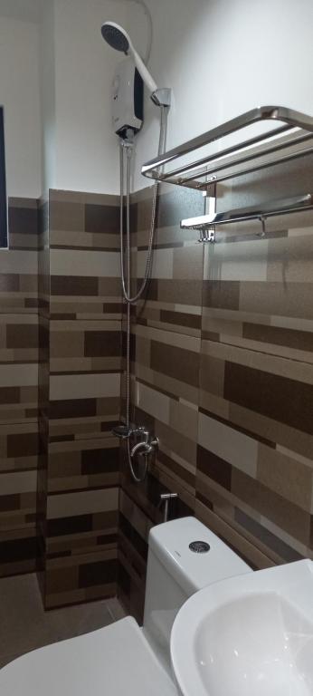 Lorraine Suites - B&B Borongan