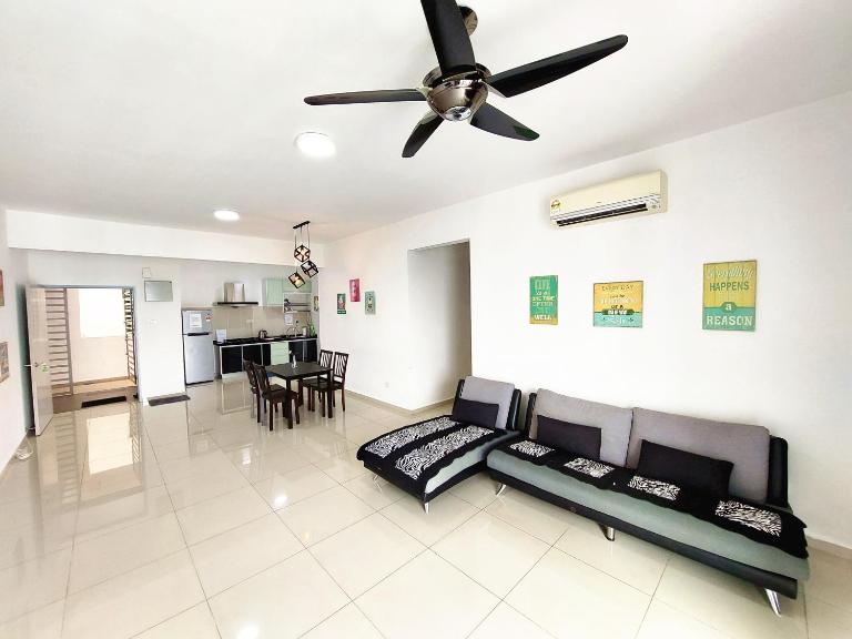 SR28-HousePrivate-3room-BigHouse - Chambres d'hôtes Bayan Lepas