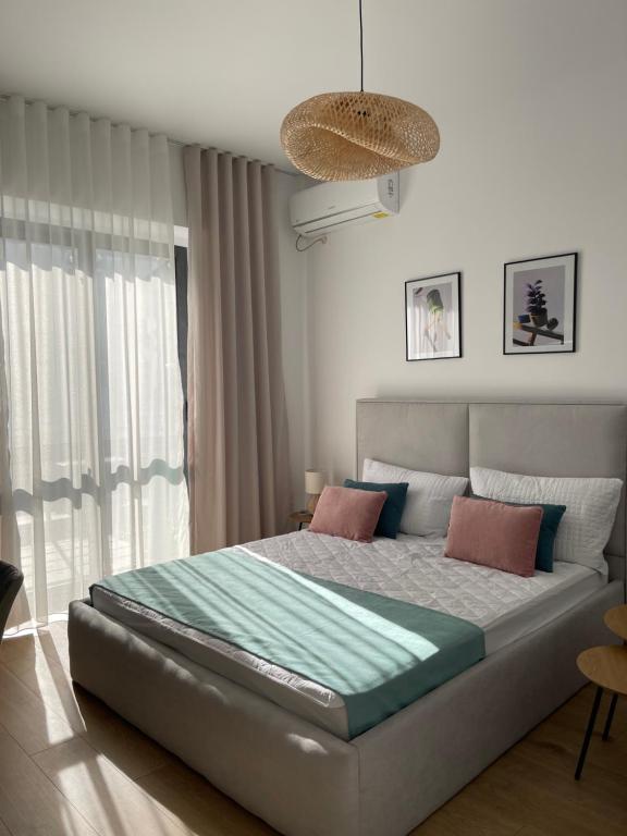 Sunny City Center Apartment - Bed and Breakfast Lezhë