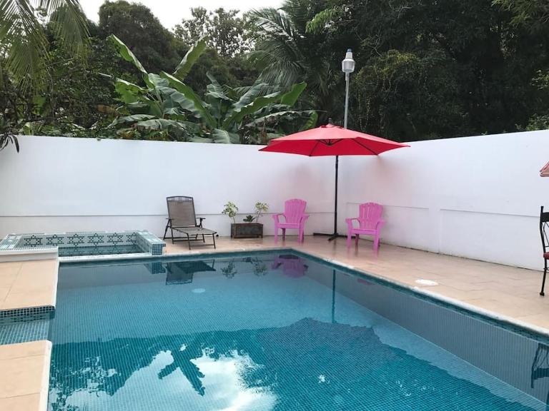 Casa del Árbol - B&B Quepos
