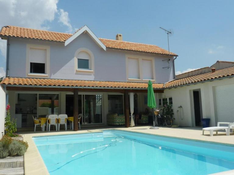 Maison Confort pour 8 avec Piscine Sécurisée, Wifi, à 100m de la Plage, Châtelaillon-Plage - FR-1-258-193 - B&B Châtelaillon-Plage