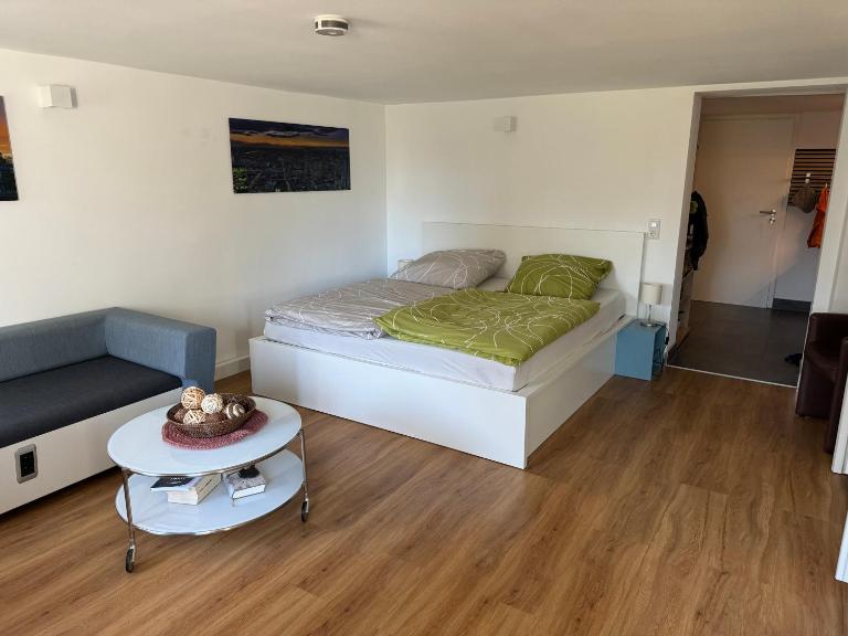 Modernes Apartment, ruhige Lage, stadtnah - B&B Kelkheim