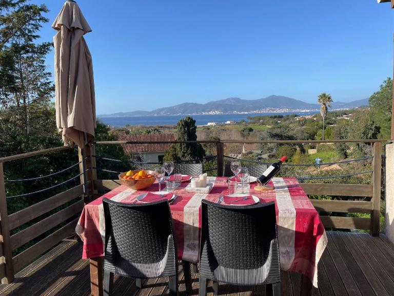 Corsicadream Arone superbe appartement dans villa, vue panoramique mer, piscine, proche Porticcio - Ferienwohnung Pietrosella