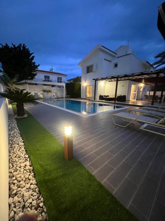 Villa Aleksandar - B&B Protaras