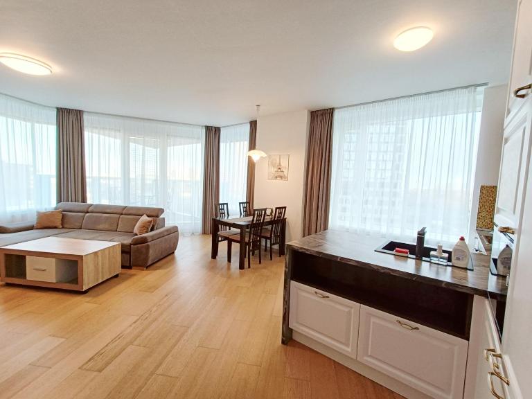 SAG Panorama City Apartment 3 rooms free parking Free wifi - Bed and Breakfast Bratislava