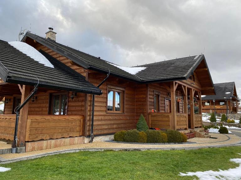 Nowica 71 Dom Jodłowy - B&B Nowica