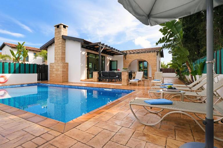 Villa Anthia - 2bed with Large Pool - B&B Ayia Napa