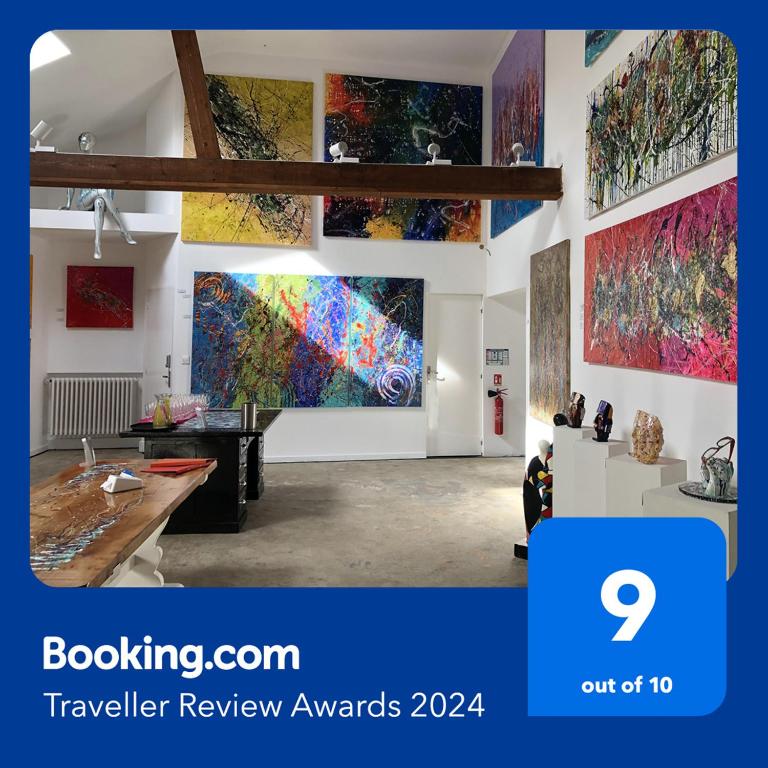 BnB Maison d'Art Breakfast in the Art Gallery - B&B Ploubazlanec