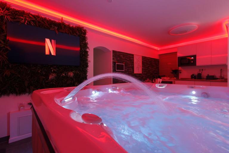 CASA AMOR & SPA, appartement suite jacuzzi & piscine chauffée - B&B Montfort-sur-Argens