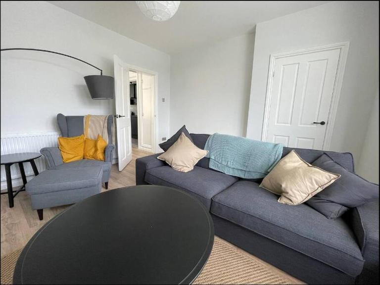 Modern 3 bedroom home, close to City Centre and Peak District - Bed and Breakfast Holloway