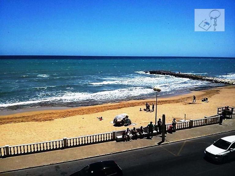 Sea View Apartment - Chambres d'hôtes Torrevieja