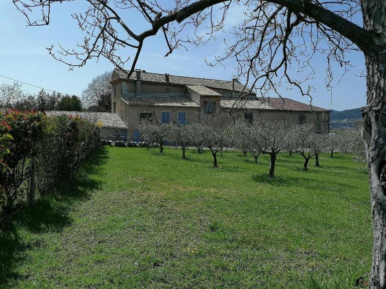 Gîte Amande Domaine de L'Annonciade - Ferienwohnung Les Mées