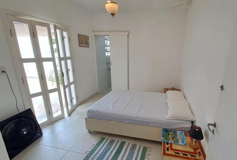 Suítes com Wi-fi - Lindo jardim - Praia Pernambuco - B&B Guarujá