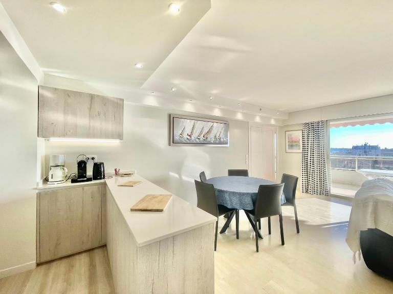 Vezelay, by Welcome to Cannes - Chambres d'hôtes Cannes