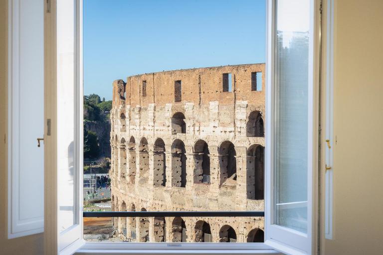 Colosseo View Atmosphere by Rental in Rome - B&B Roma