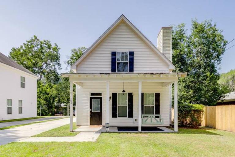 Tupelo Two Story - Near Savannah, I95, and Airport (Sleeps 8) - B&B Savannah