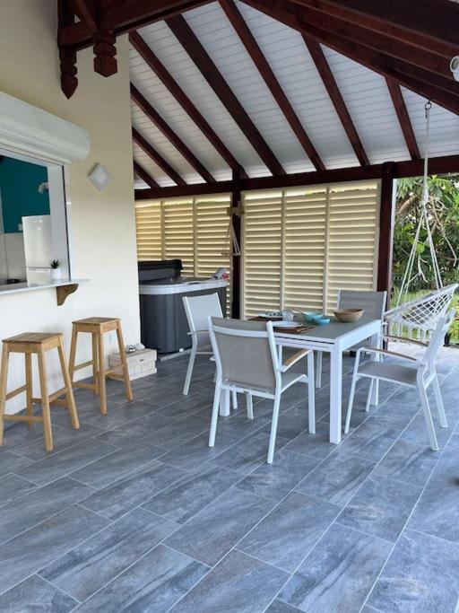 Le gîte du Rucher de l’île - Bed and Breakfast Grand-Bourg