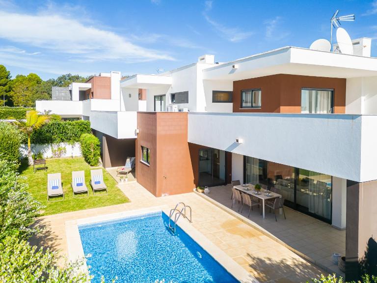 Villas Novochoro - Large Garden- Heatable Pool by DreamvillasAlbufeira - Bed and Breakfast Albufeira