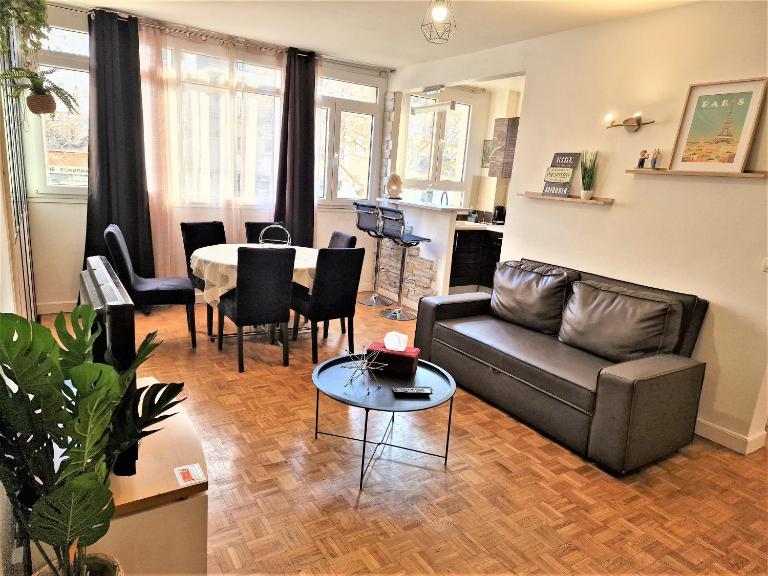 Appart' convivial 3 Ch 73m² à proximité de Paris - Bed and Breakfast Châtillon