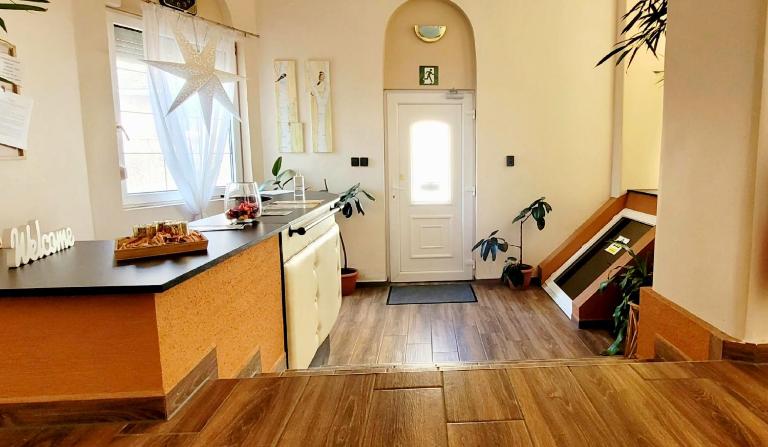Megyeház Apartman - Bed and Breakfast Makó