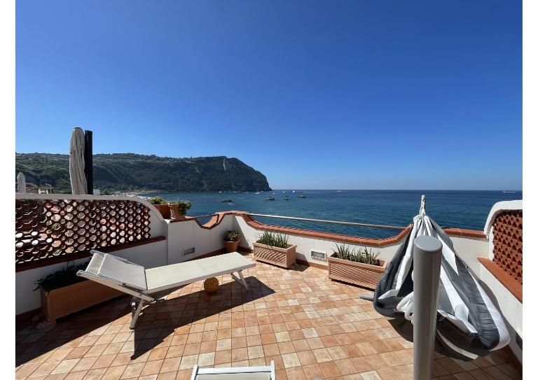 The Lodge by the sea - B&B Forio