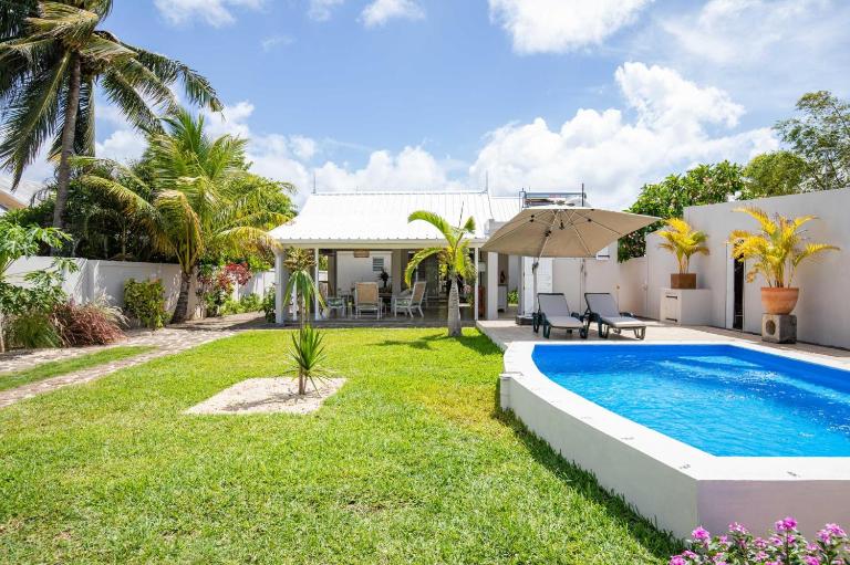 Quaint elegant villa with pool in Grand Gaube - B&B Grand Gaube