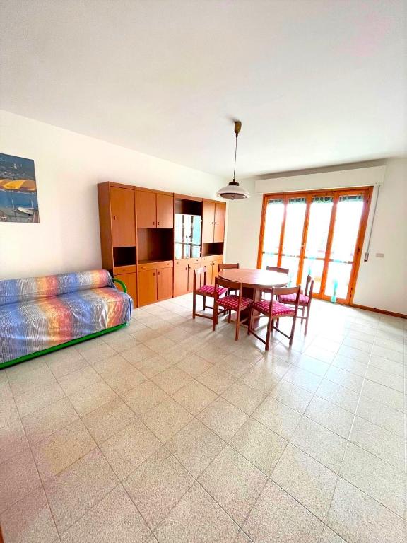 GIULY - appartamenti con terrazzo in centro a Sirolo - Bed and Breakfast Sirolo