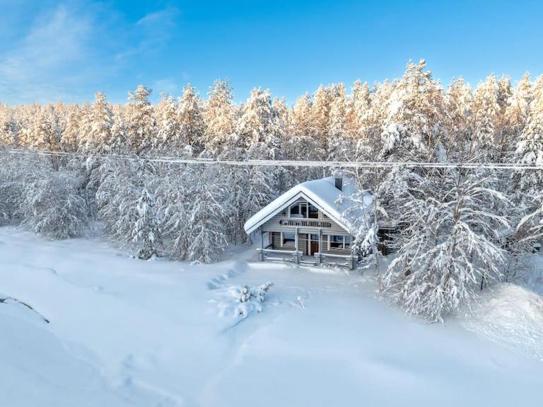 Villa Äkäsjoensuu - B&B Äkäslompolo