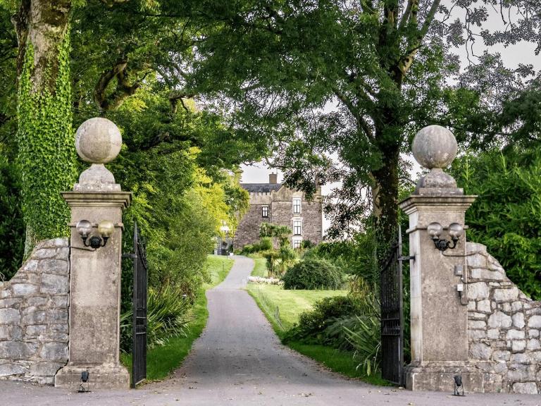 Ballea Castle - Bed and Breakfast Cork