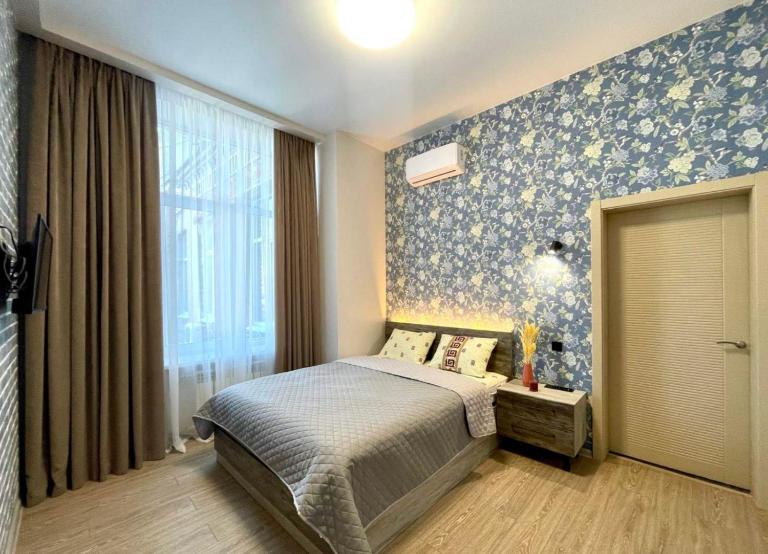 Central street on Sumska 82a - Bed and Breakfast Charkov
