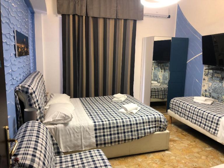 Marina SKY 8 - Bed and Breakfast Napels