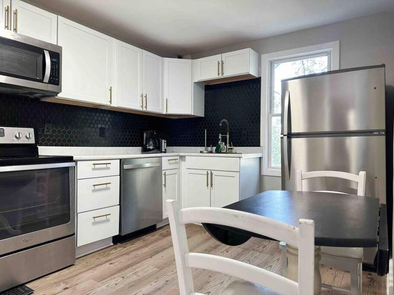Rotherwood Roost / 2BR/1BA Apartment near UE - B&B Evansville