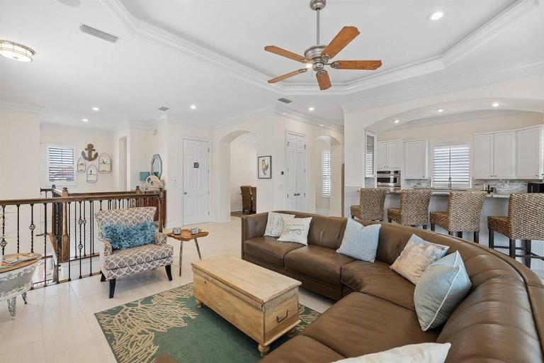 Gulf Views 6 Br Elevator Community Pool - B&B Destin