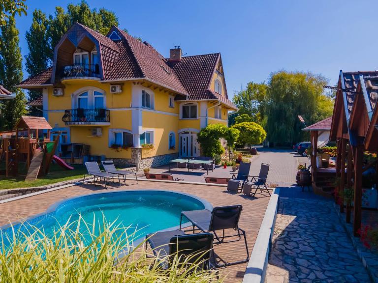 Jade Panzio - B&B Balatonföldvár