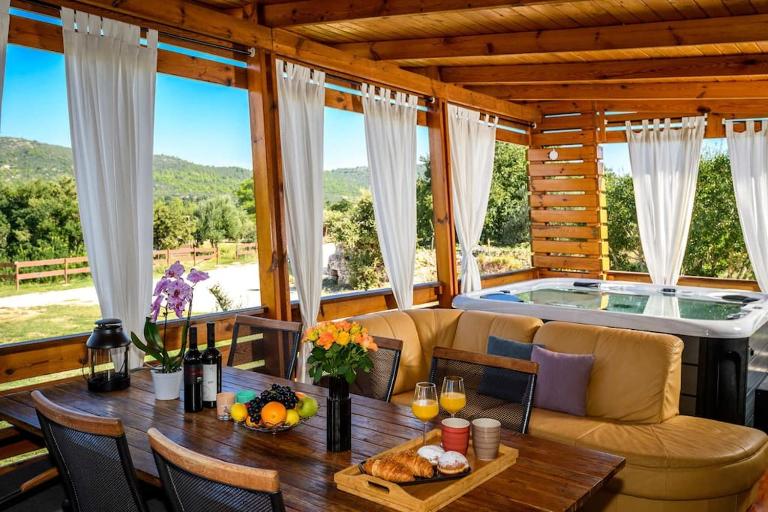 Cozy and Chic Little House with pool Ivinj - 4 - B&B Tisno
