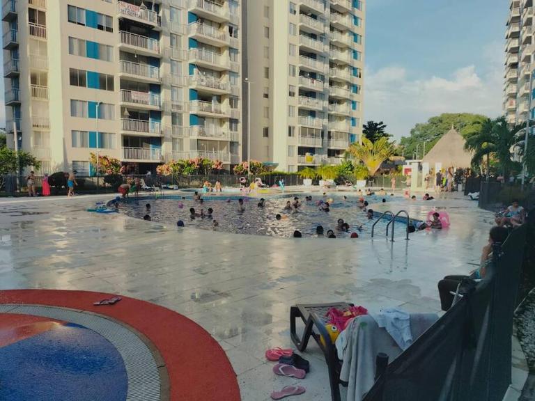 Espectacular Apartamento en Puerto Azul Club House - B&B Ricaurte