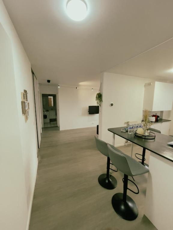Appartement Proche U Arena et La Défense - B&B Nanterre