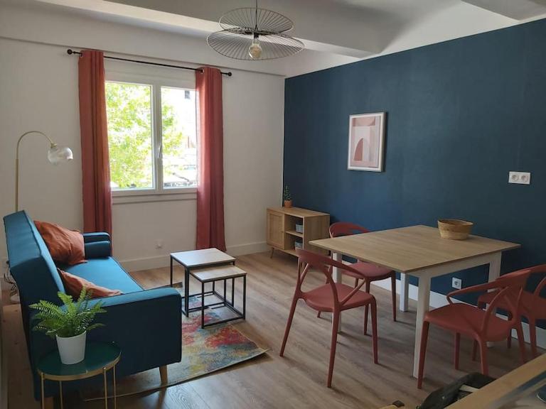 Superbe appartement au cœur du village - B&B Le Pradet