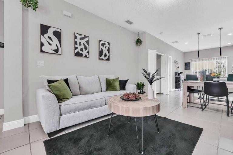 Uniquely Chic home near Disney! - B&B Kissimmee