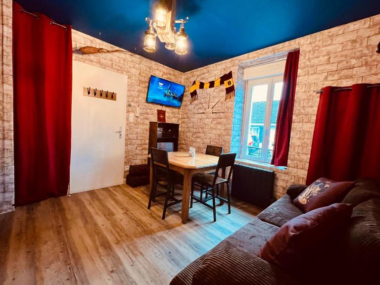 Le Logis Des Sorciers - Home Homy - B&B Montluçon