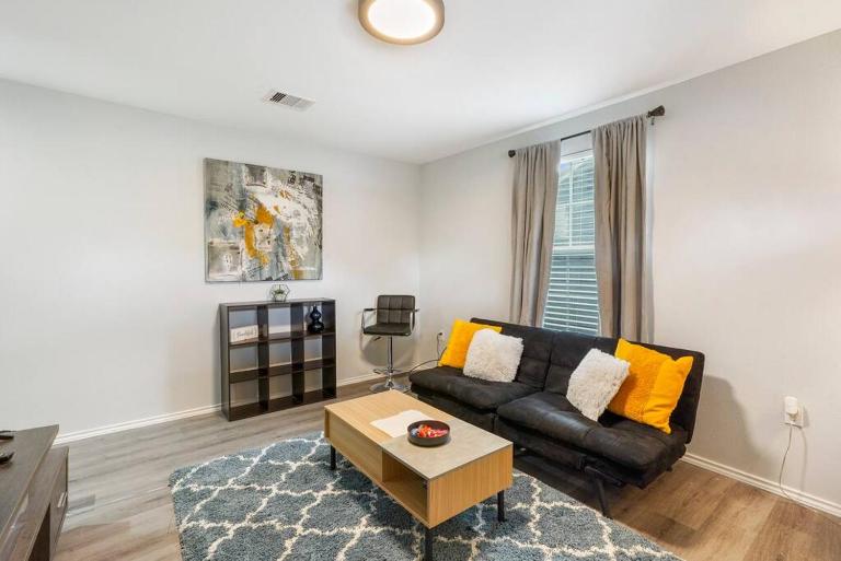 Cozy Two Bedroom Home Minutes from Downtown! - Chambres d'hôtes Houston