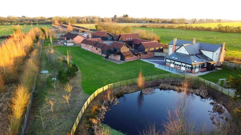 White House Lodges - Ferienwohnung Heveningham