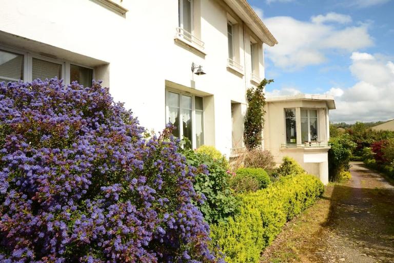 Vaste Maison de 300 m2 en forme de bateau pour 15 L'Iliade - B&B Port-en-Bessin-Huppain