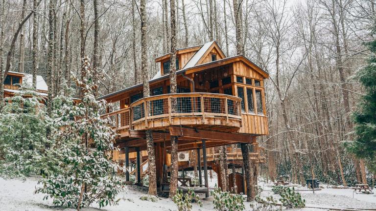The Magnolia in Treehouse Grove at Norton Creek - Bed and Breakfast Gatlinburg