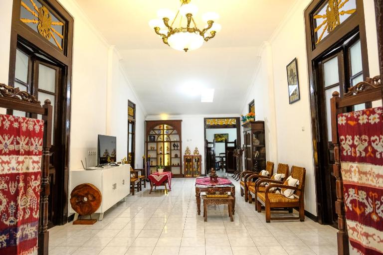 Griya Merbabu Asri Homestay (up to 14pax @ Salatiga central) - B&B Salatiga