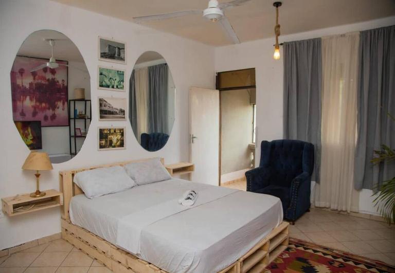 Artist sanctuary in bamburii - B&B Mombasa