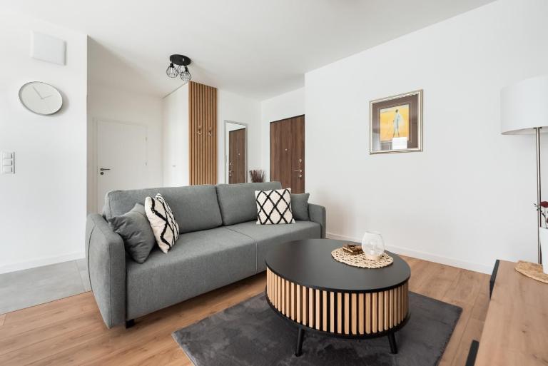 Ursus Chic Apartment by BookingHost - B&B Warsaw