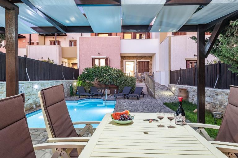 Luxurious Villa with Private Pool - B&B Makry-Gialos