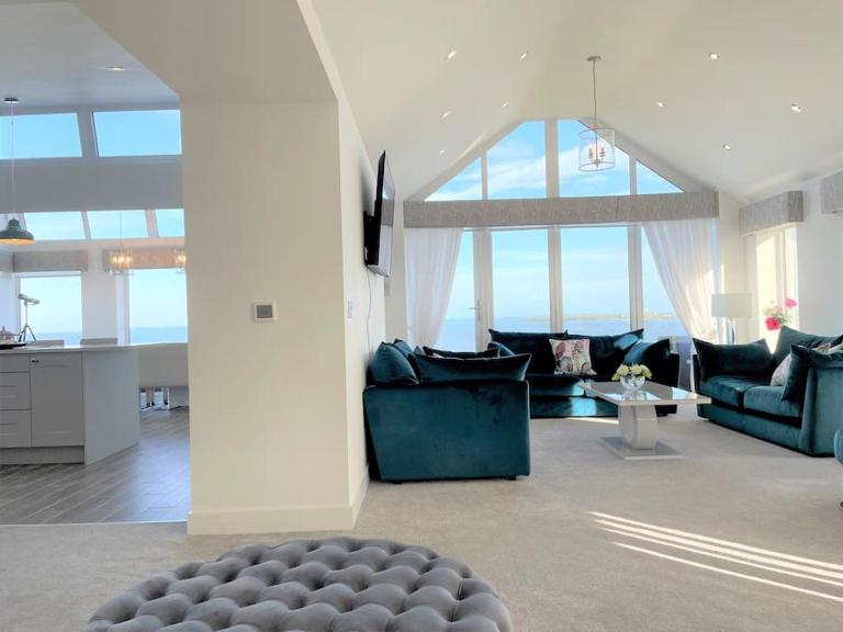 Signal House - A Stunning Beach House - B&B Amble