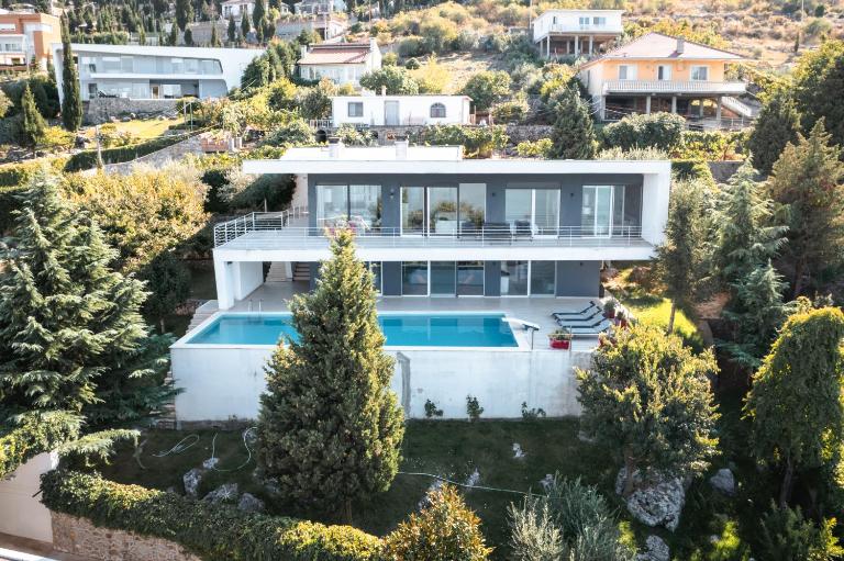 Sunrise - The Twin Villa by PikHost - B&B Shirokë